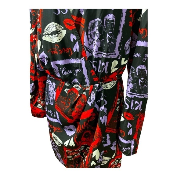 Signature8 Red Black Kiss Print Wrap Romper NWT Size L Valentine - Picture 8 of 14